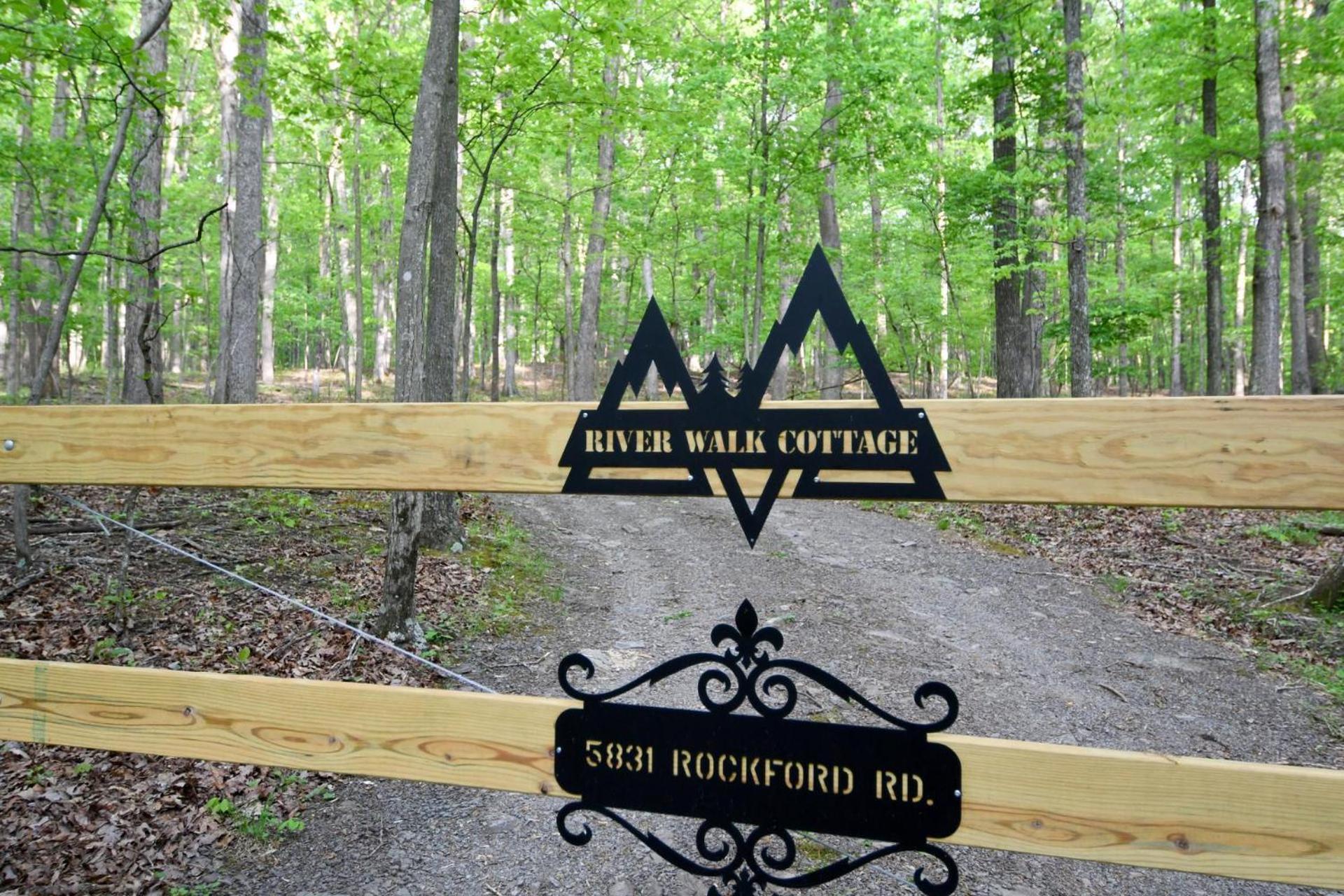 River Walk Cottage - Hot Tub - Pet Friendly - Swing - Screen Porch - River Access - Fire Pit - Wifi - Grill - Deck - King Bed Great Cacapon Exterior foto