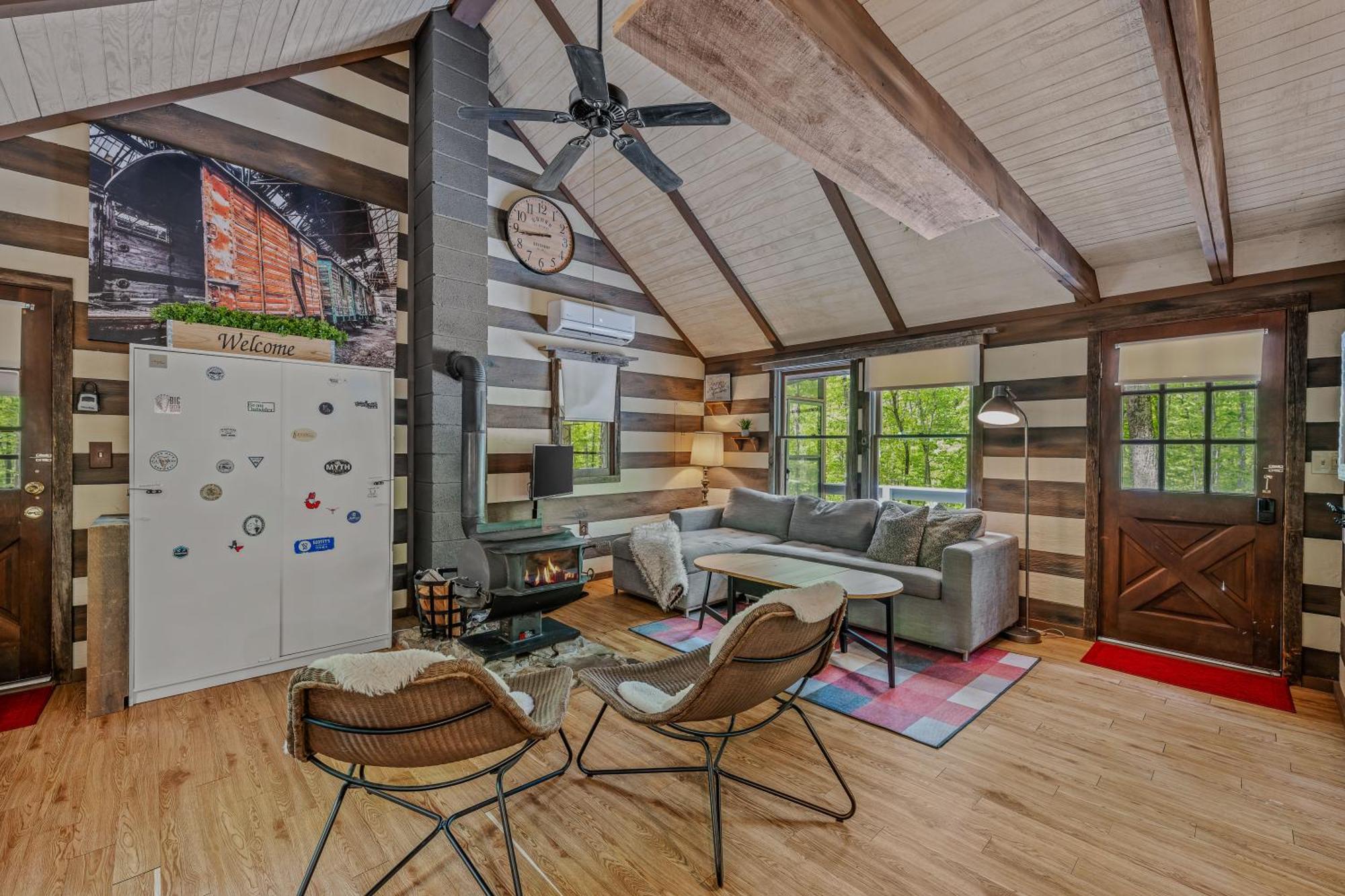 River Walk Cottage - Hot Tub - Pet Friendly - Swing - Screen Porch - River Access - Fire Pit - Wifi - Grill - Deck - King Bed Great Cacapon Exterior foto