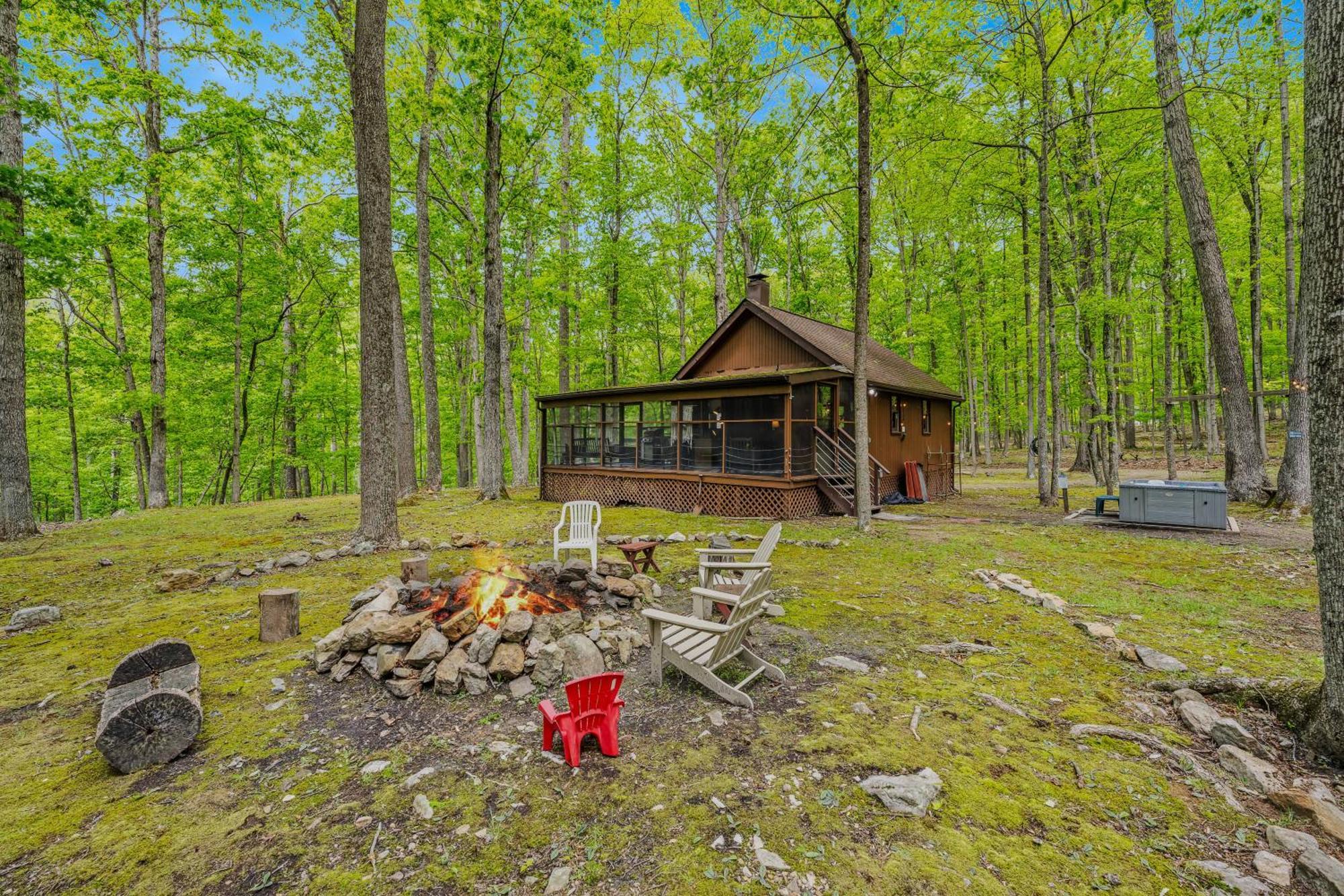 River Walk Cottage - Hot Tub - Pet Friendly - Swing - Screen Porch - River Access - Fire Pit - Wifi - Grill - Deck - King Bed Great Cacapon Exterior foto