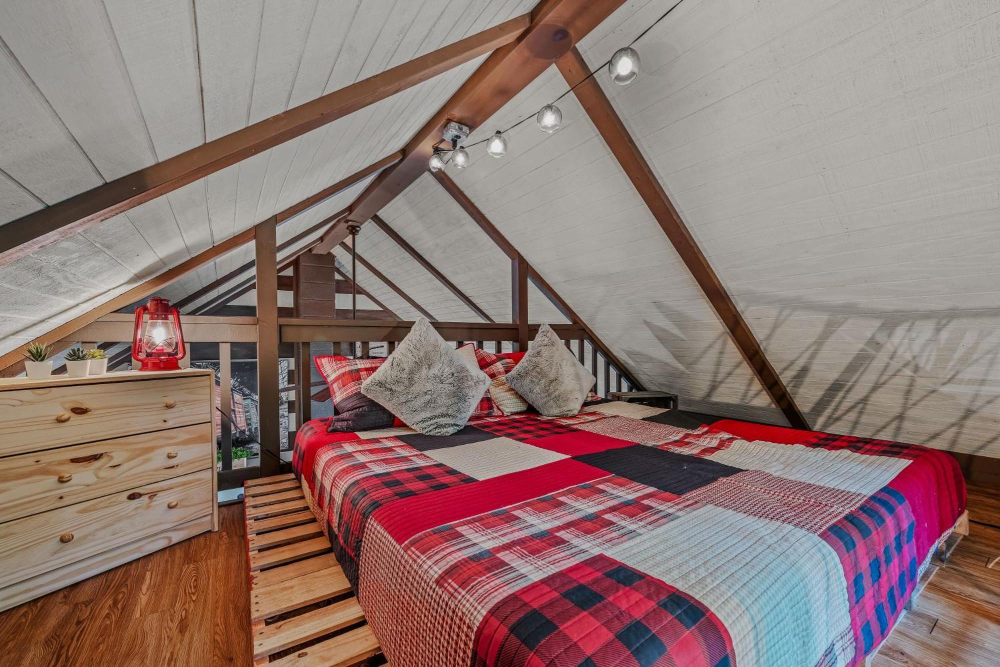 River Walk Cottage - Hot Tub - Pet Friendly - Swing - Screen Porch - River Access - Fire Pit - Wifi - Grill - Deck - King Bed Great Cacapon Exterior foto