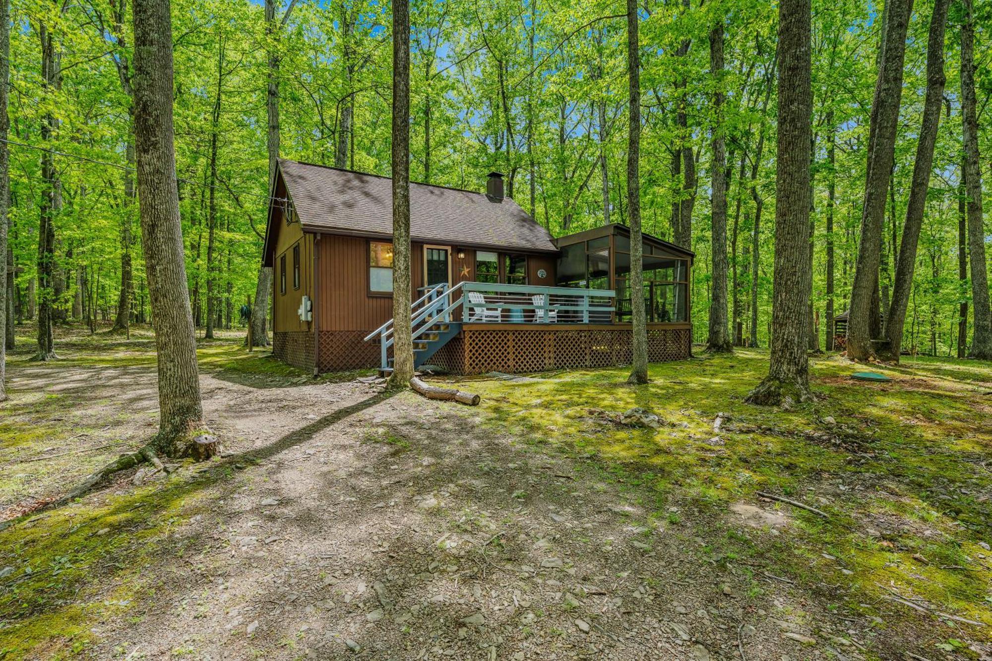 River Walk Cottage - Hot Tub - Pet Friendly - Swing - Screen Porch - River Access - Fire Pit - Wifi - Grill - Deck - King Bed Great Cacapon Exterior foto