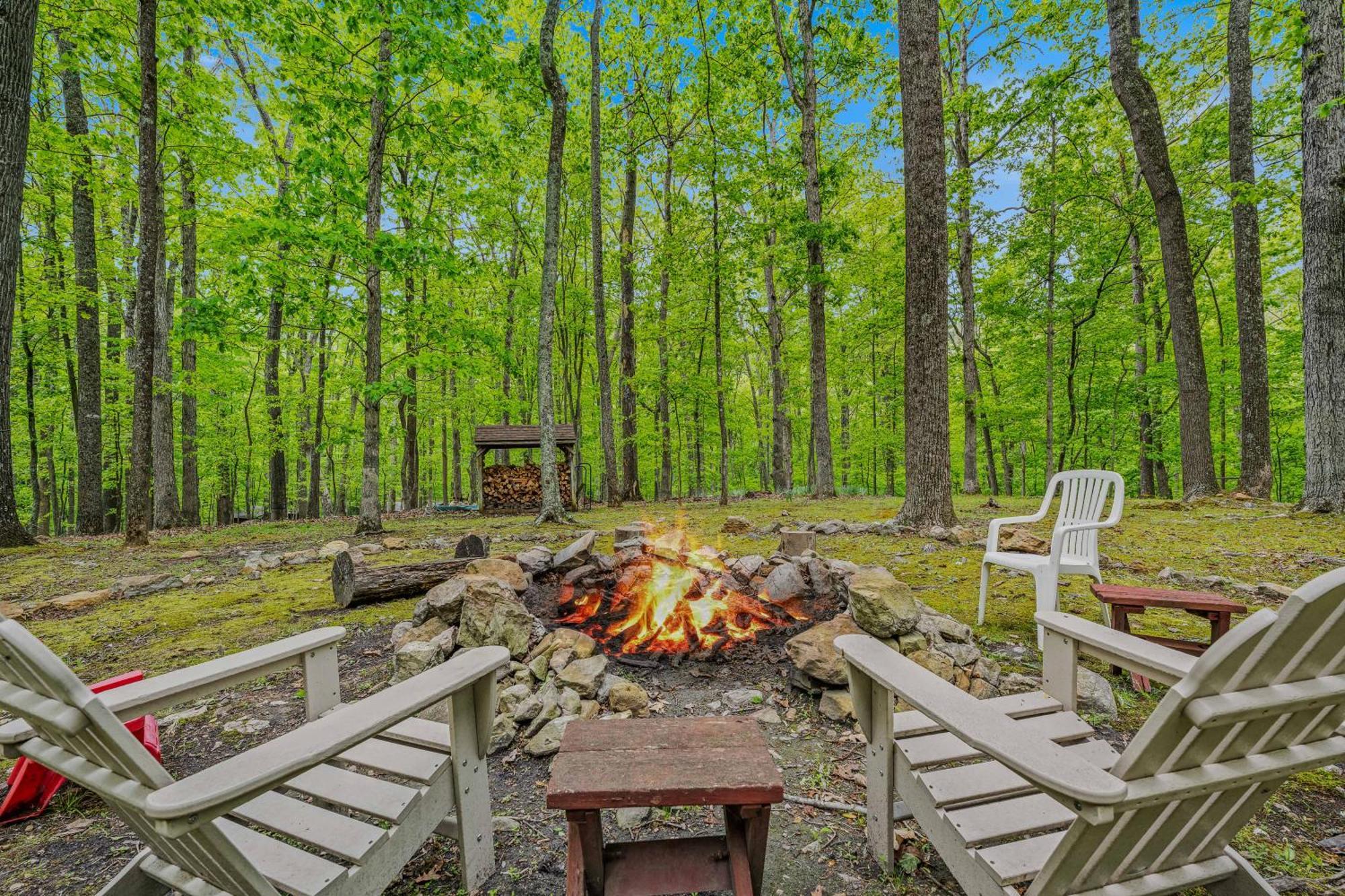 River Walk Cottage - Hot Tub - Pet Friendly - Swing - Screen Porch - River Access - Fire Pit - Wifi - Grill - Deck - King Bed Great Cacapon Exterior foto