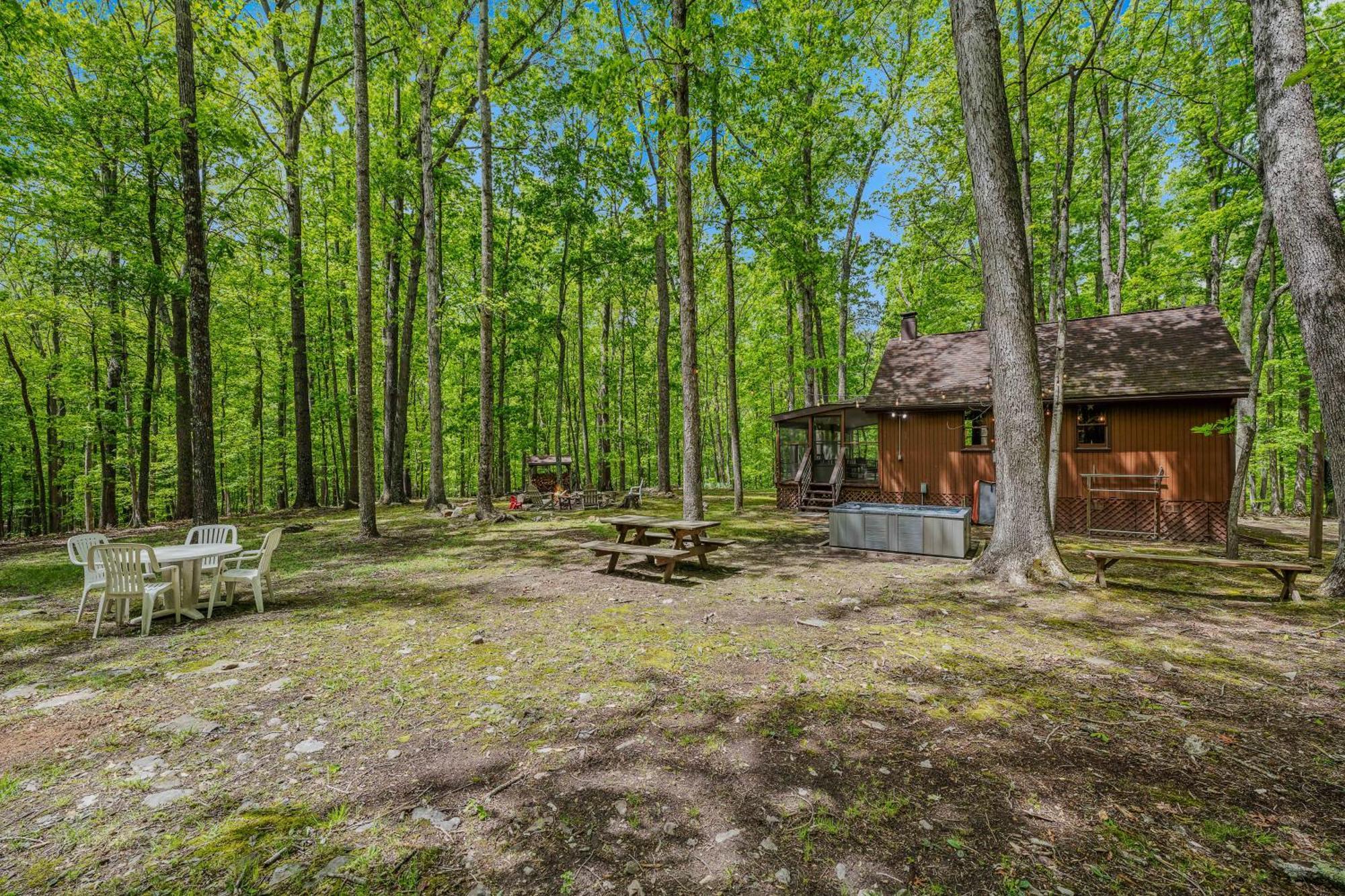 River Walk Cottage - Hot Tub - Pet Friendly - Swing - Screen Porch - River Access - Fire Pit - Wifi - Grill - Deck - King Bed Great Cacapon Exterior foto