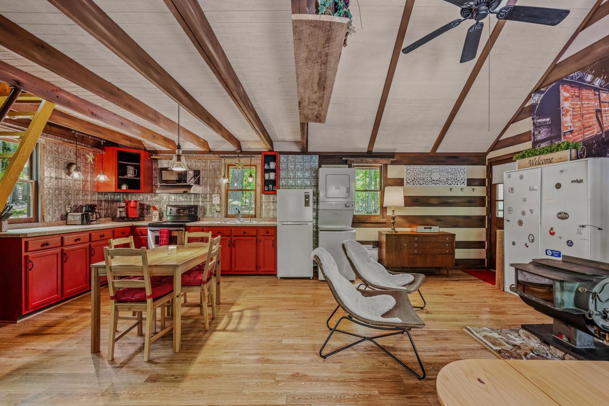 River Walk Cottage - Hot Tub - Pet Friendly - Swing - Screen Porch - River Access - Fire Pit - Wifi - Grill - Deck - King Bed Great Cacapon Exterior foto